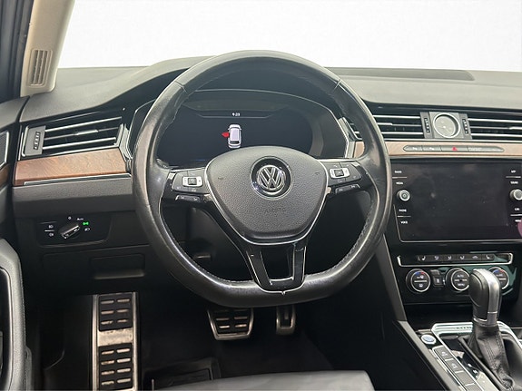 Volkswagen Passat Alltrack 11 of 30
