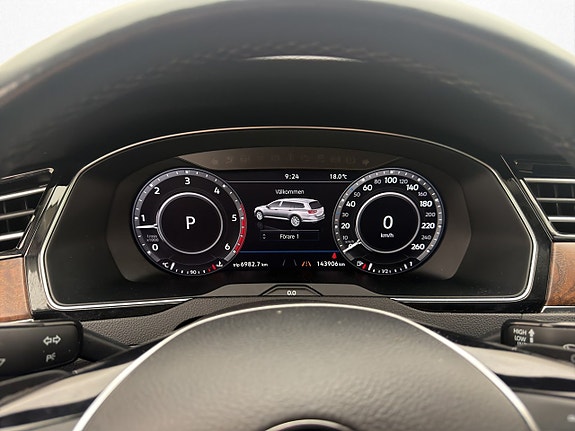Volkswagen Passat Alltrack 14 of 30