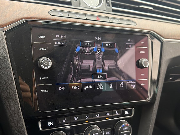 Volkswagen Passat Alltrack 17 of 30