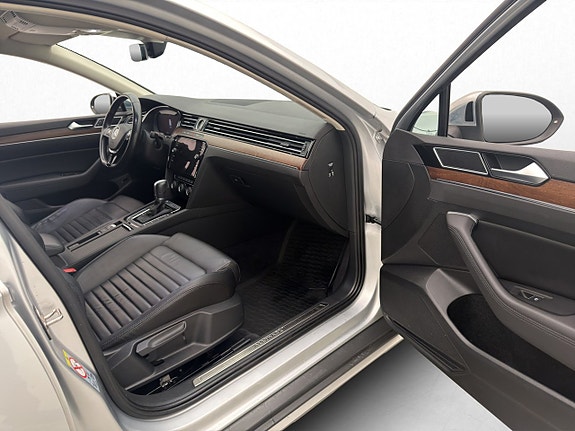 Volkswagen Passat Alltrack 24 of 30