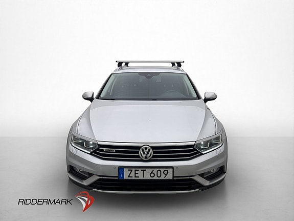 Volkswagen Passat Alltrack 2 of 30