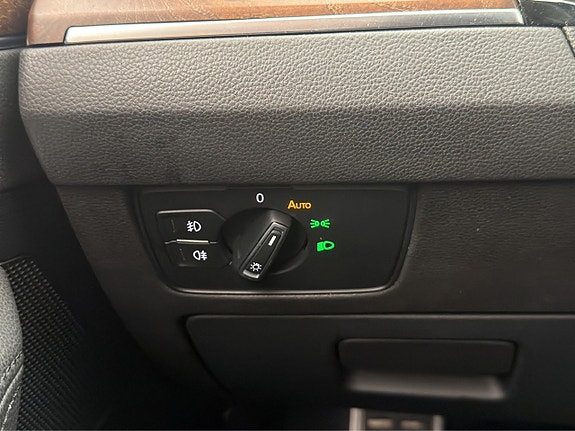 Volkswagen Passat Alltrack 12 of 30