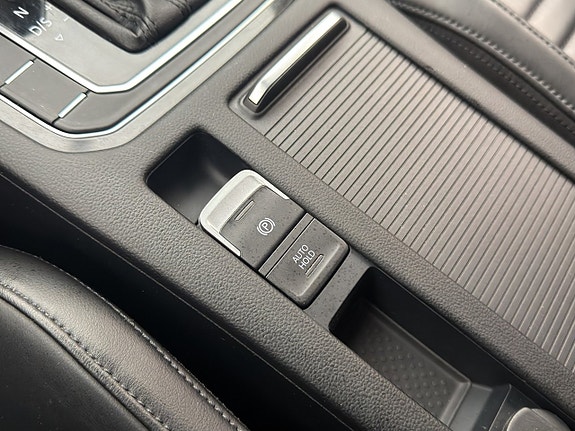 Volkswagen Passat Alltrack 22 of 30