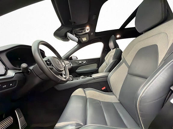 Volvo V60 12 of 30