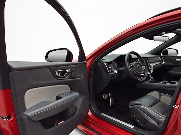 Volvo V60 11 of 30