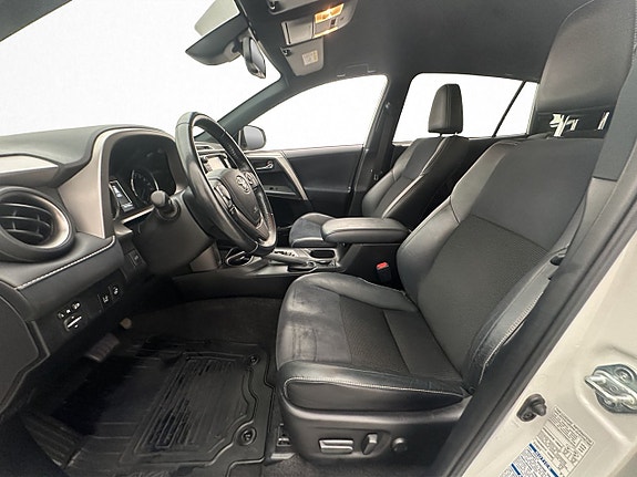 Toyota RAV4 10 of 30