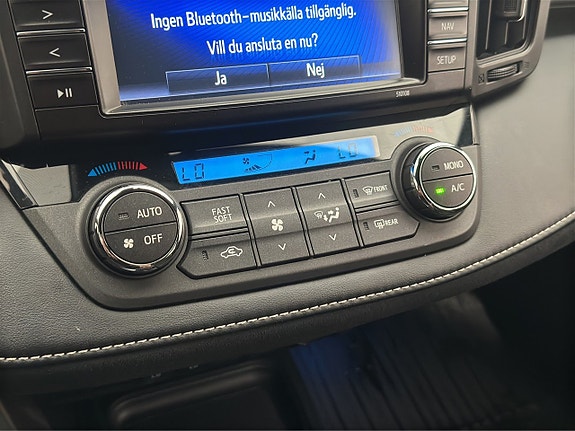 Toyota RAV4 23 of 30