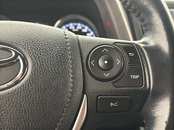 Toyota RAV4 16 of 30