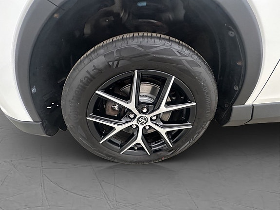 Toyota RAV4 30 of 30