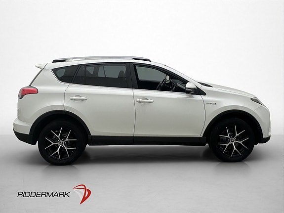 Toyota RAV4 4 of 5