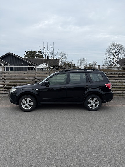 Subaru Forester 2 of 5