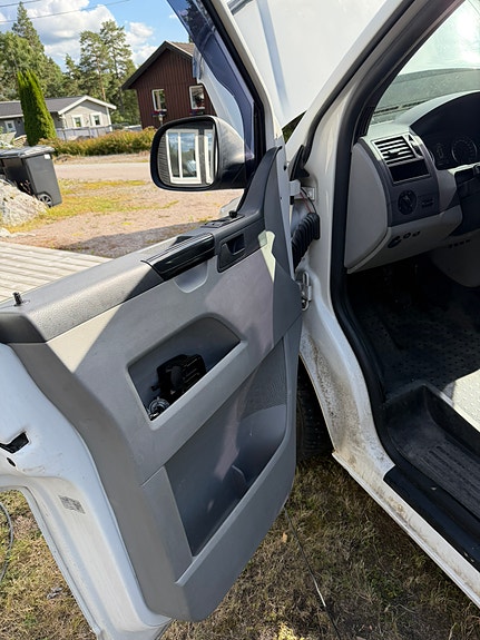 Volkswagen Transporter 10 of 15