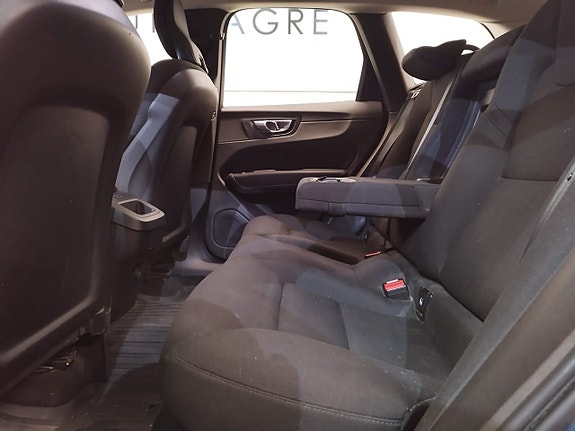Volvo XC60 13 of 17