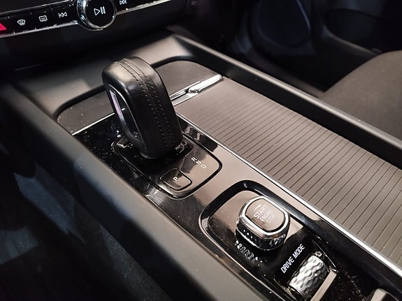 Volvo XC60 11 of 17