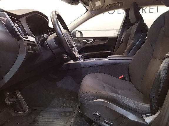 Volvo XC60 9 of 17