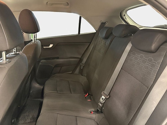Kia Rio 13 of 19