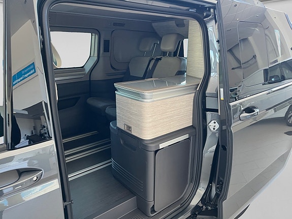 Volkswagen California 18 of 21