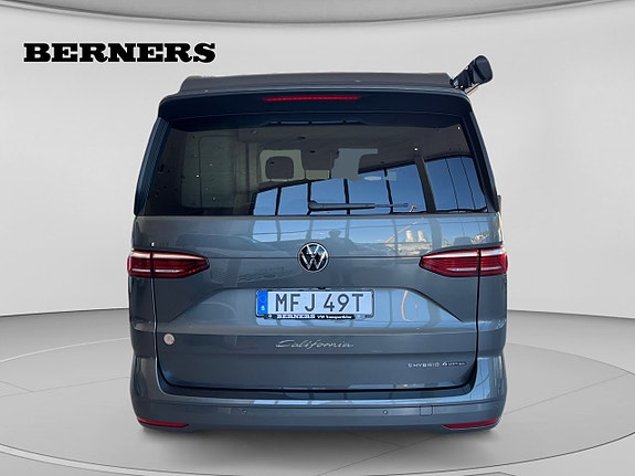 Volkswagen California 4 of 5