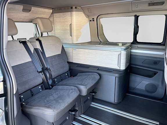 Volkswagen California 17 of 21