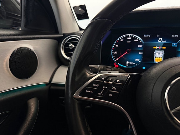 Mercedes-Benz E220 13 of 19