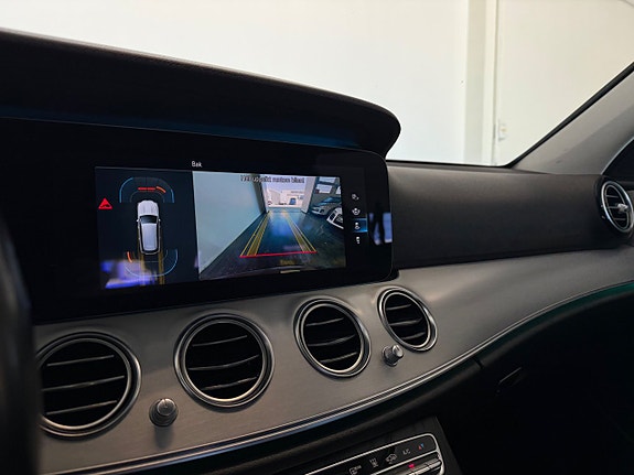 Mercedes-Benz E220 18 of 19