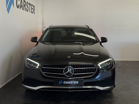 Mercedes-Benz E220 3 of 5