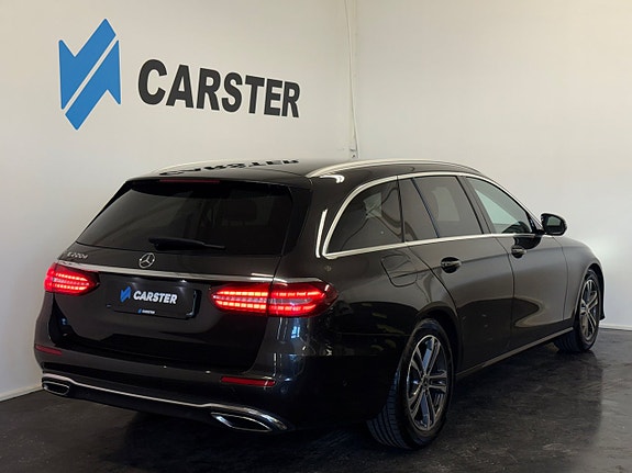 Mercedes-Benz E220 4 of 5