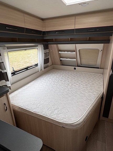 HOBBY 650 KMFE EDITION. Våningssäng/ Förtält. 2021 9 of 12