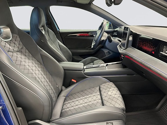 Volkswagen Passat 11 of 21