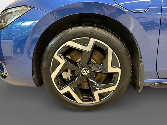 Volkswagen Passat 6 of 21