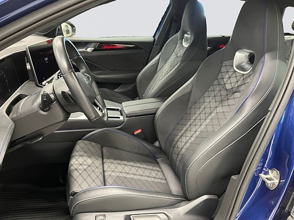 Volkswagen Passat 13 of 21
