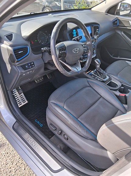 Hyundai IONIQ 19 of 30