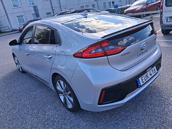 Hyundai IONIQ 3 of 30