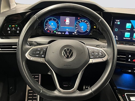 Volkswagen Golf Alltrack 8 of 22