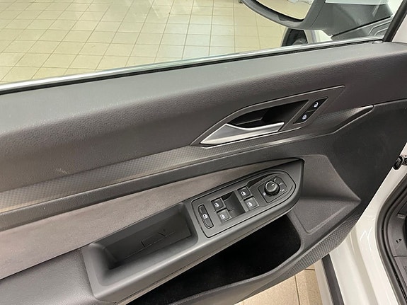 Volkswagen Golf Alltrack 13 of 22