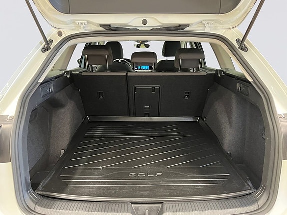 Volkswagen Golf Alltrack 17 of 22