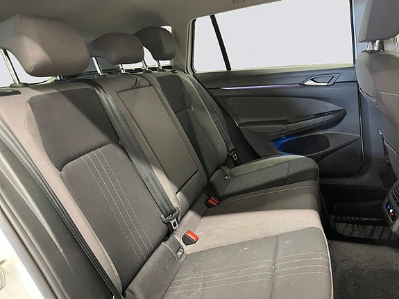 Volkswagen Golf Alltrack 16 of 22
