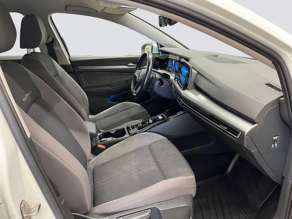 Volkswagen Golf Alltrack 15 of 22