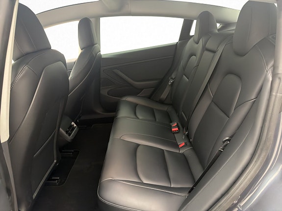 Tesla Model 3 29 of 30