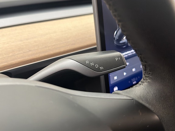 Tesla Model 3 16 of 30