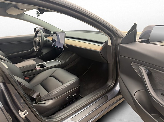 Tesla Model 3 28 of 30