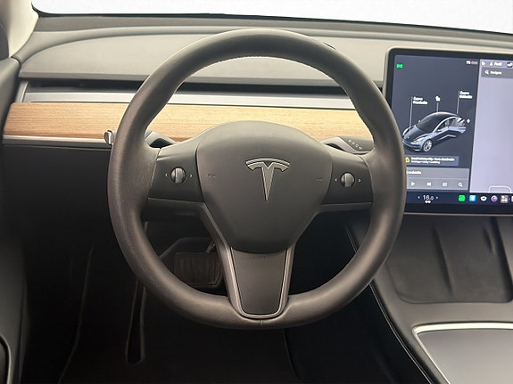 Tesla Model 3 13 of 30