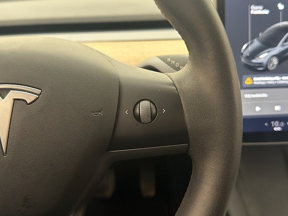 Tesla Model 3 15 of 30