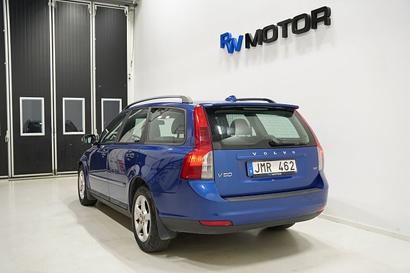 Volvo V50 4 of 5