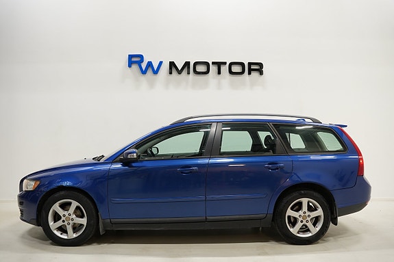 Volvo V50 3 of 5