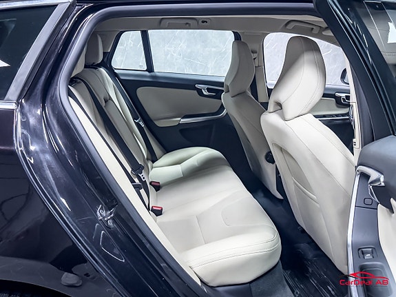 Volvo V60 16 of 27