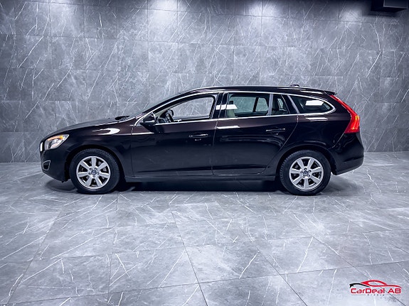 Volvo V60 4 of 5