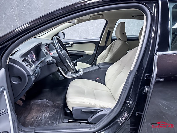 Volvo V60 10 of 27