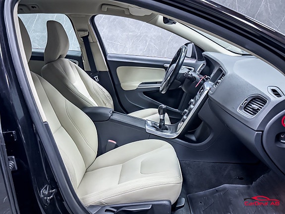 Volvo V60 15 of 27