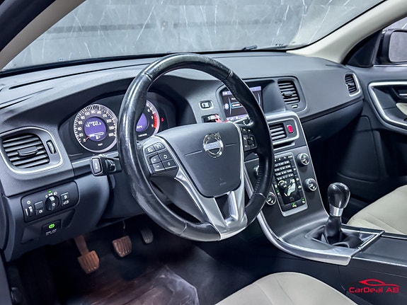 Volvo V60 12 of 27
